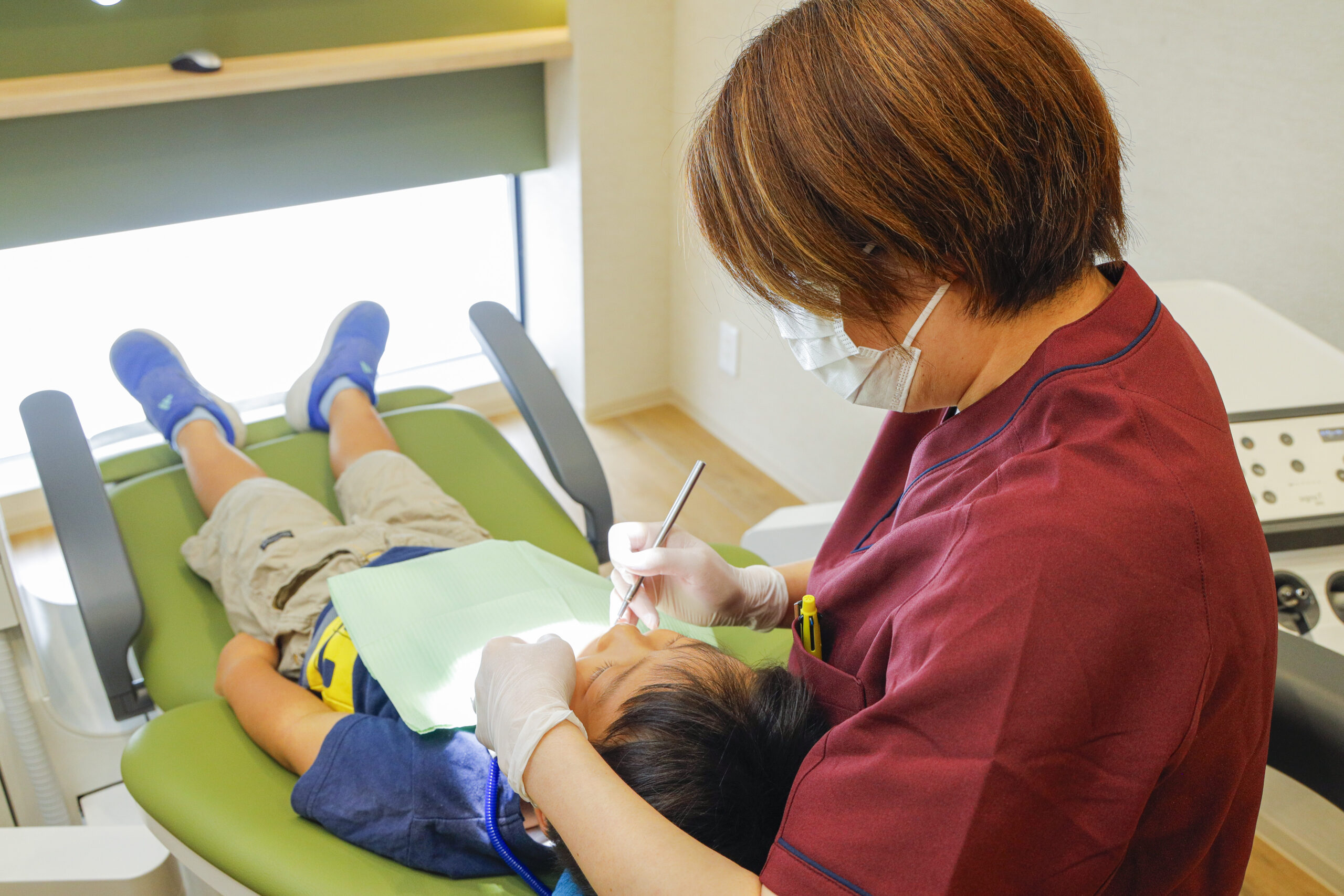 子どもの矯正はどう違う？小児矯正の特徴と「床装置」の仕組みを分かりやすく解説